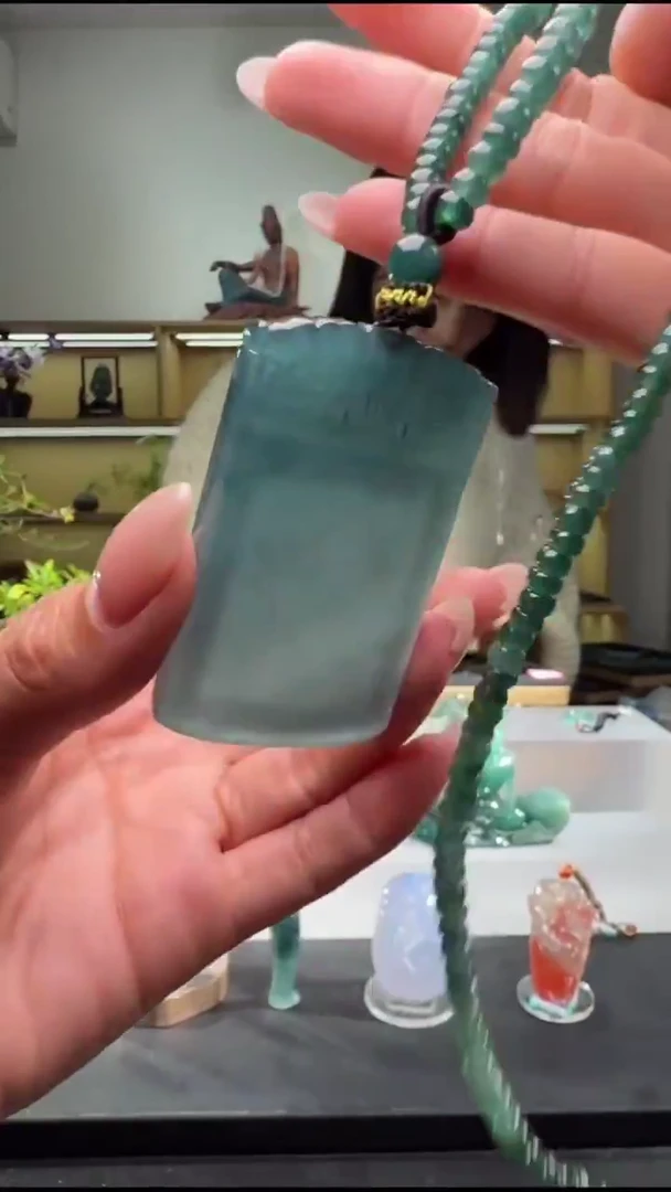 吊坠(赠链)未镶嵌翡翠无事牌（多样性发其一）