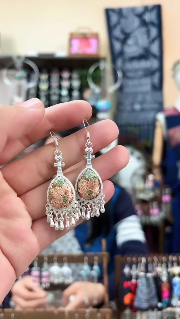 织绣民族风非遗老绣饰品566