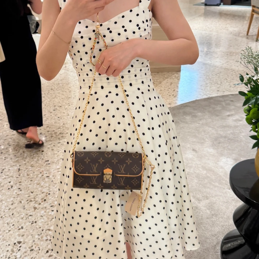 99新 LouisVuitton/路易威登 camille 经典老花女士链条包达
