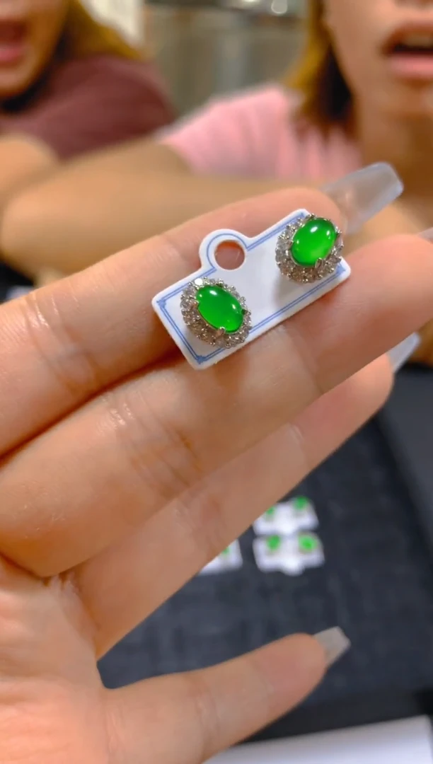 未镶嵌翡翠耳饰多样性发一