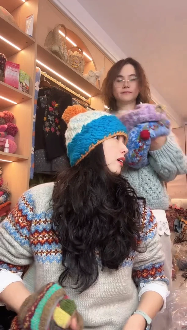 羊毛美利奴蓝色三个帽