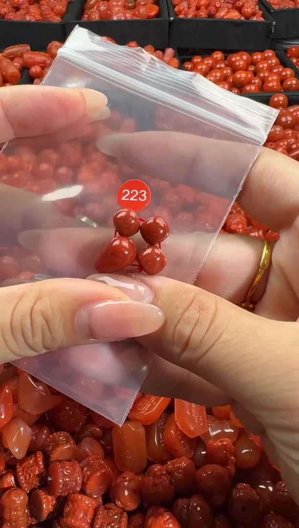 颈饰未镶嵌南红玛瑙1