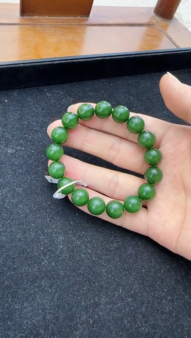 颈饰未镶嵌和田玉（碧玉）多样性发一