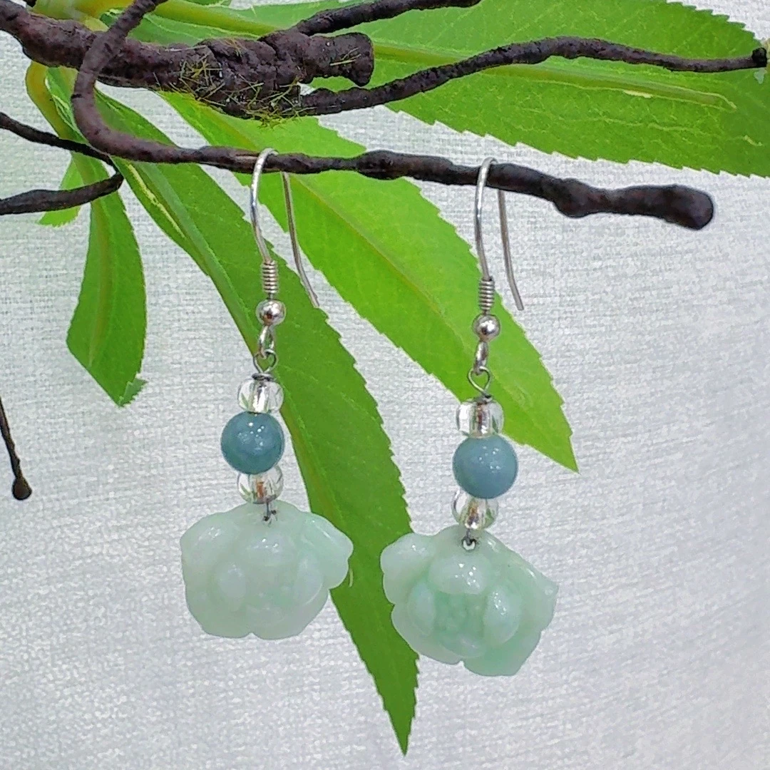 天然翡翠A货花朵绿色耳环高13+宽15+厚5+（多样性发其中一对）