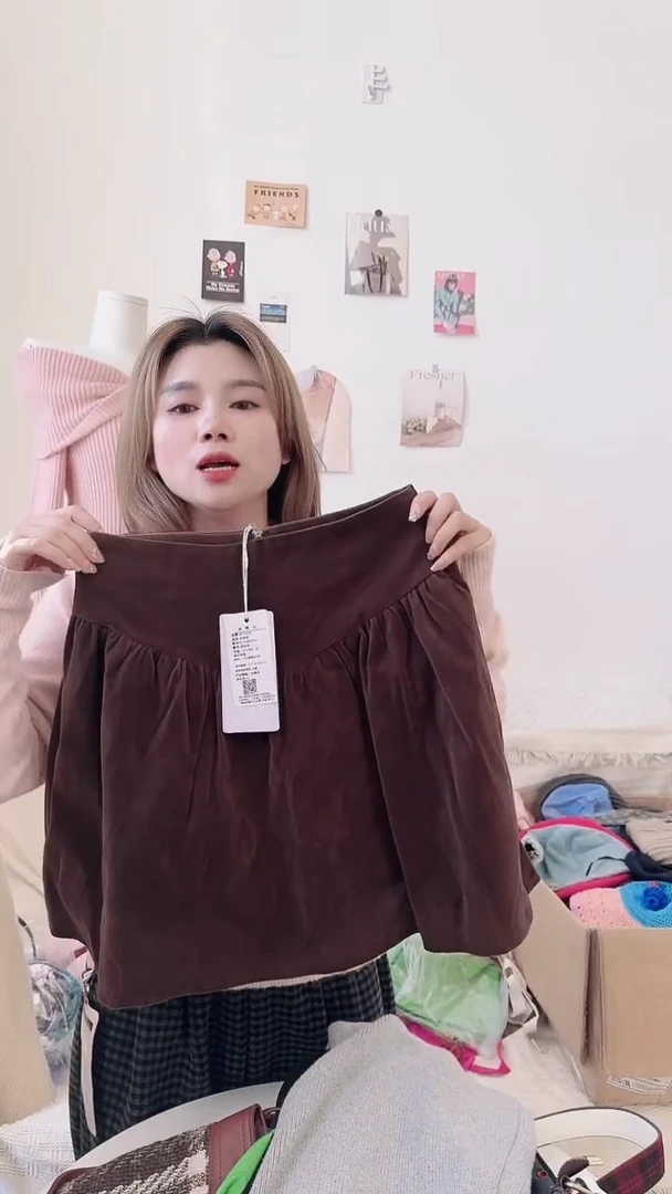 棕色绒面m码腰围66-68短裙