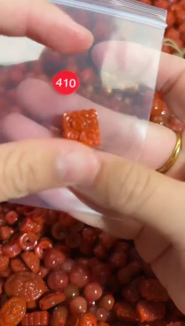 颈饰未镶嵌南红玛瑙1