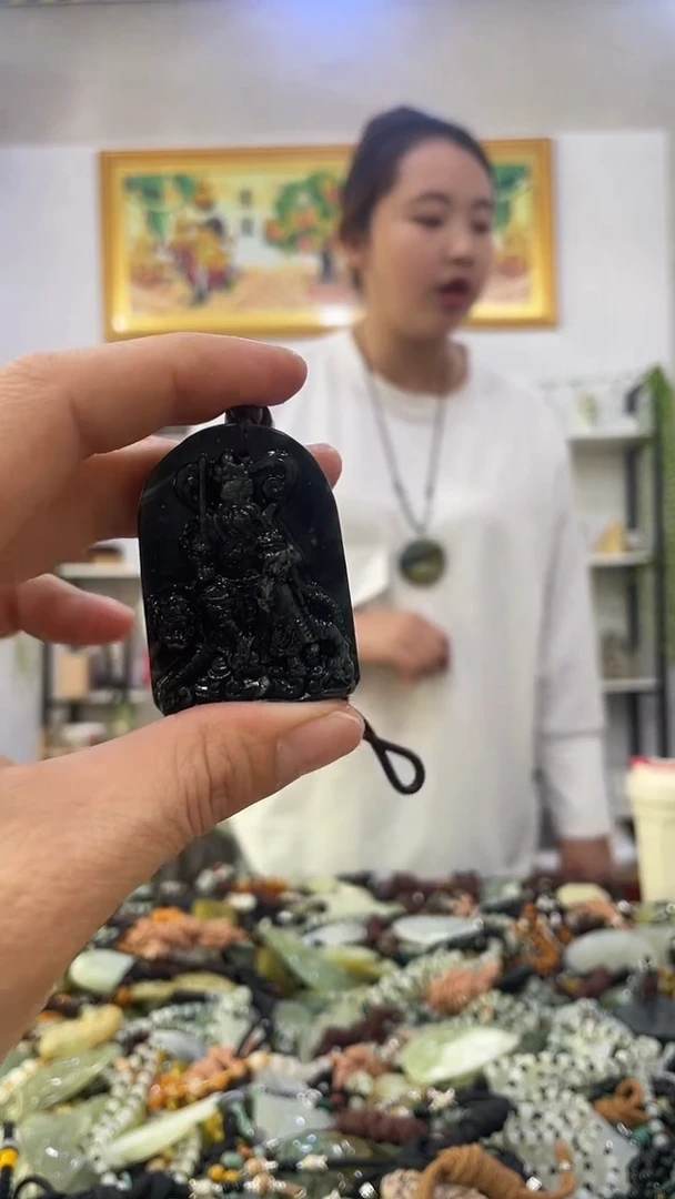 未镶嵌蛇纹石玉挂件