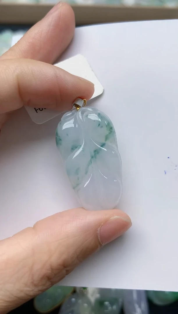 翡翠18K金镶嵌颈饰天然缅甸A货翡翠