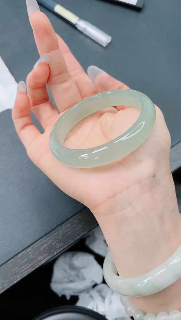 石英质玉手镯未镶嵌114-56.4