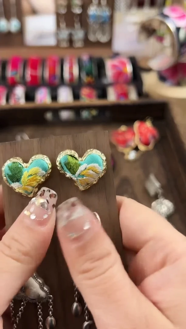 【闪购商品】织绣民族风老绣饰品505