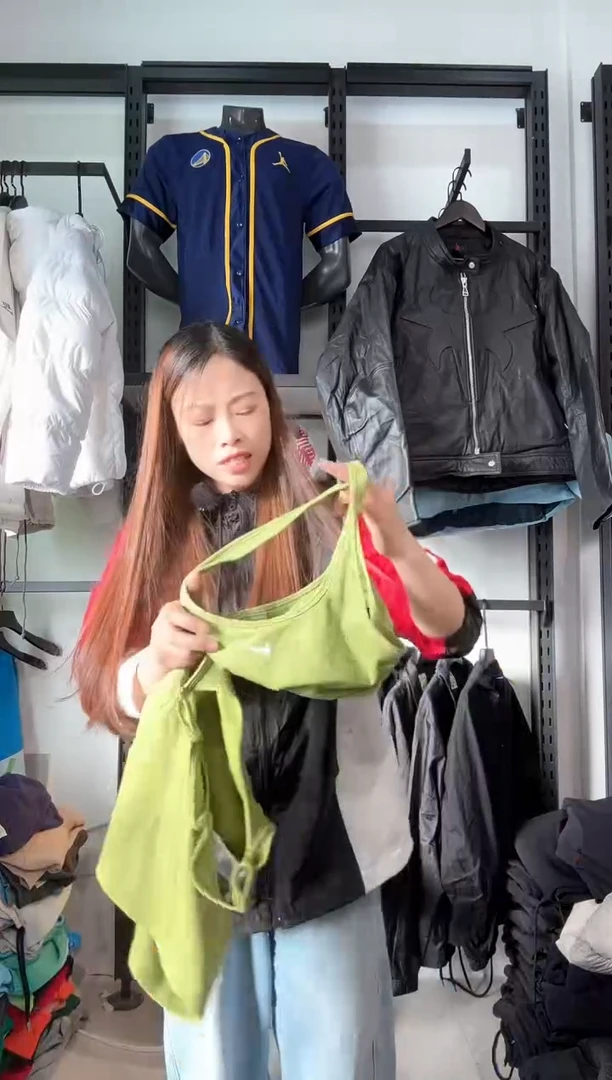 3115   编码  瑕疵直播间过款为准 尺码   身高  2