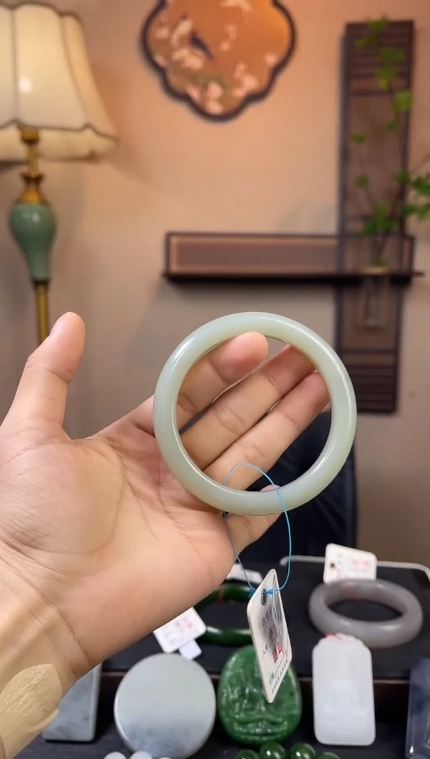 未镶嵌手镯和田玉且末青白 57+圈9002096