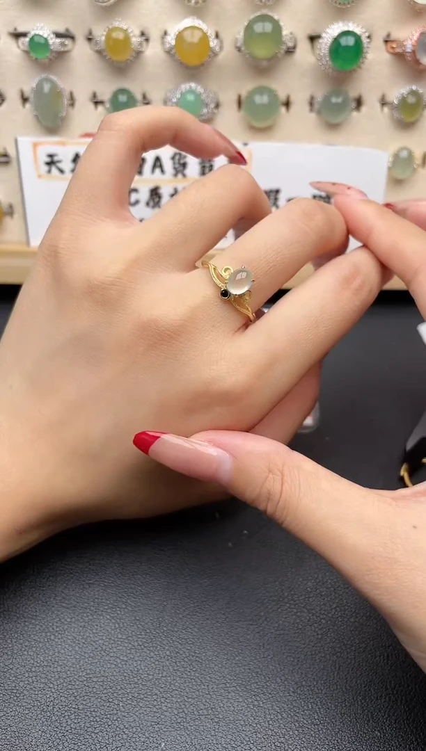 【闪购商品】翡翠戒指银S925镶嵌一物一证一礼盒