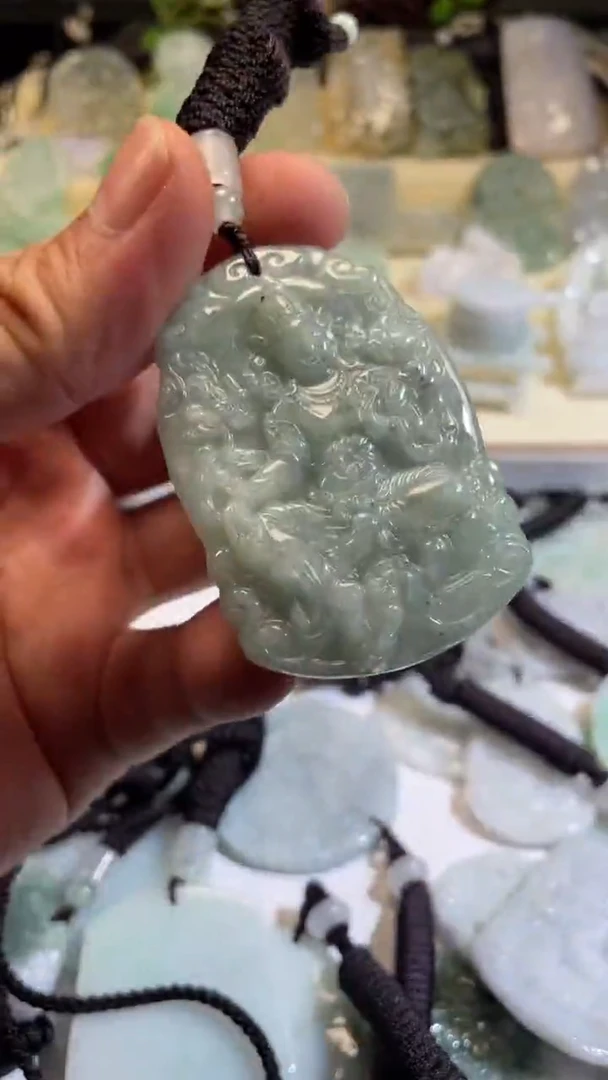翡翠未镶嵌颈饰8/14/017