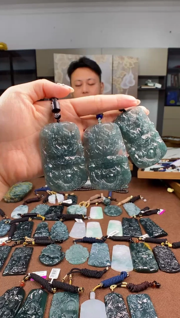 颈饰未镶嵌翡翠多样性发其一