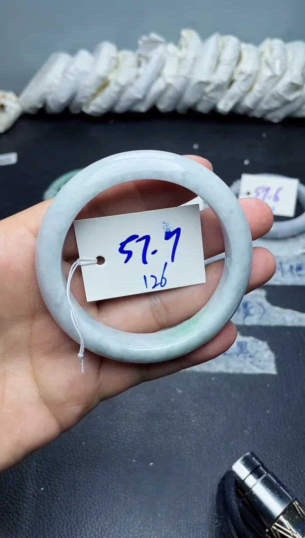 未镶嵌手镯翡翠126