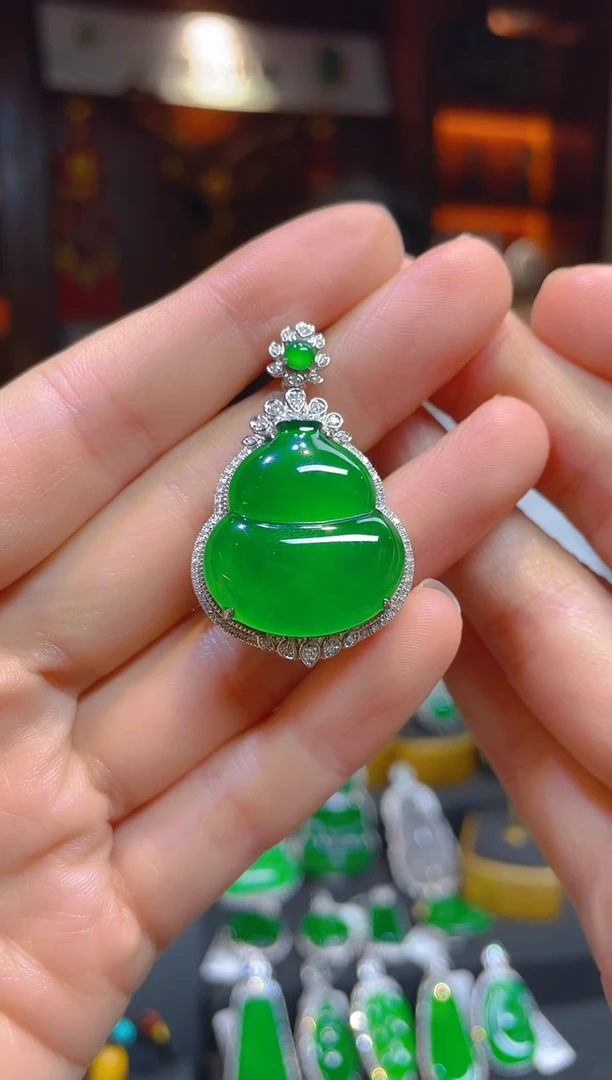【闪购商品】翡翠颈饰18K金镶嵌121114天然A货翡翠吊坠