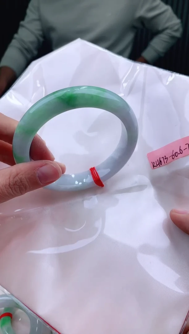 未镶嵌手镯翡翠60+