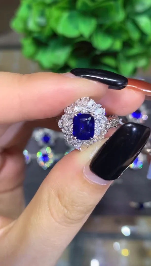 戒指蓝宝石18K金镶嵌1.26CT