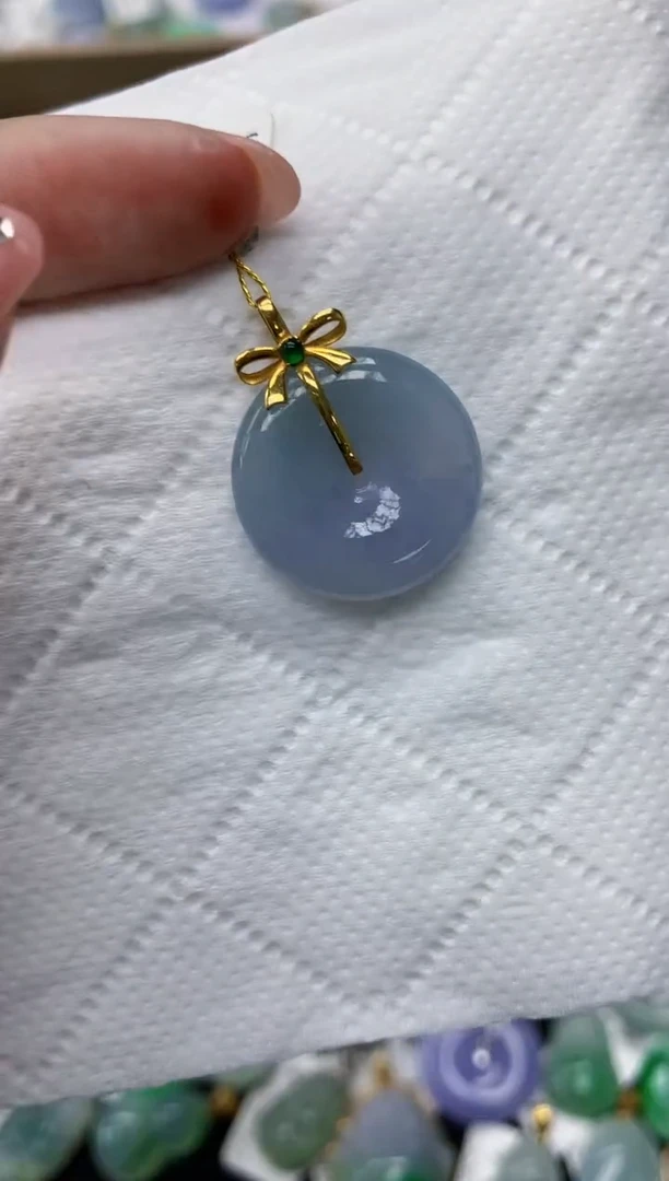 翡翠18K金镶嵌颈饰1111111111