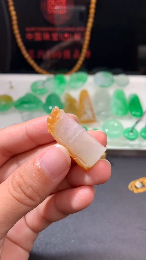 未镶嵌定制翡翠