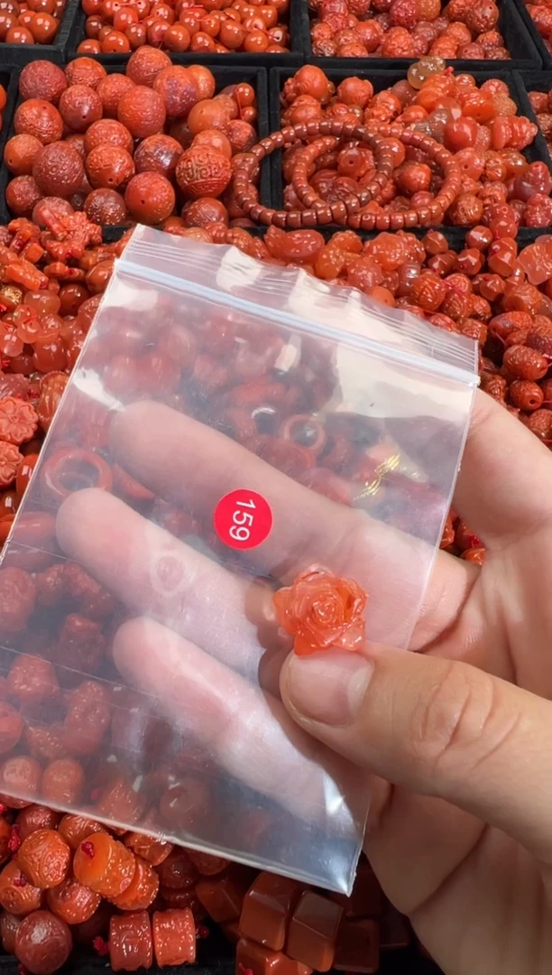 南红玛瑙未镶嵌颈饰1