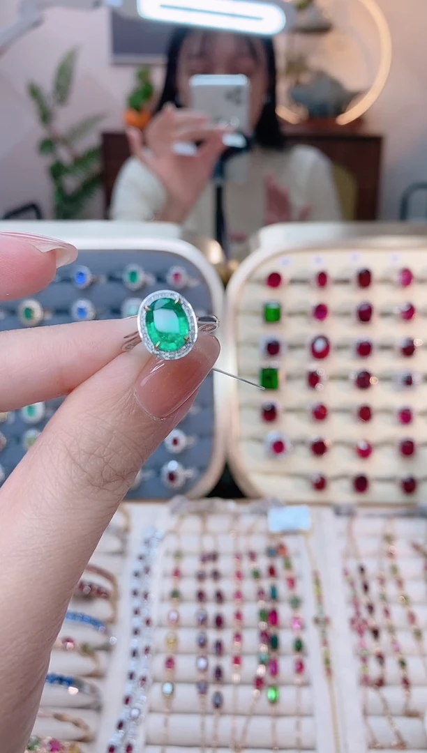 【闪购商品】祖母绿18K金戒指18K金镶嵌1