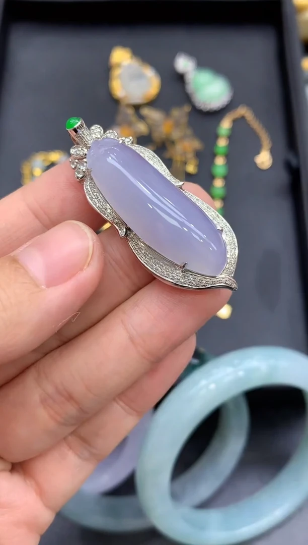 颈饰18K金镶嵌翡翠481-中国好珍宝