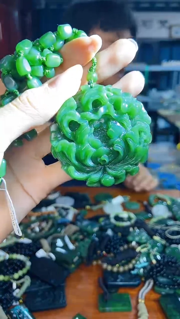 未镶嵌和田玉挂件1