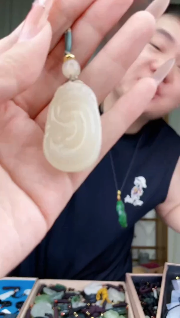 和田玉未镶嵌颈饰拍一发一，多样性发货！