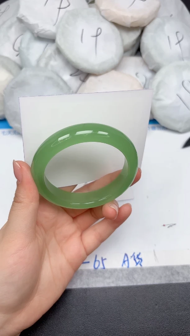 未镶嵌手镯石英质玉123-57.2