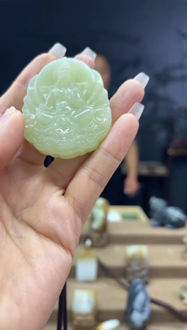 颈饰未镶嵌和田玉1