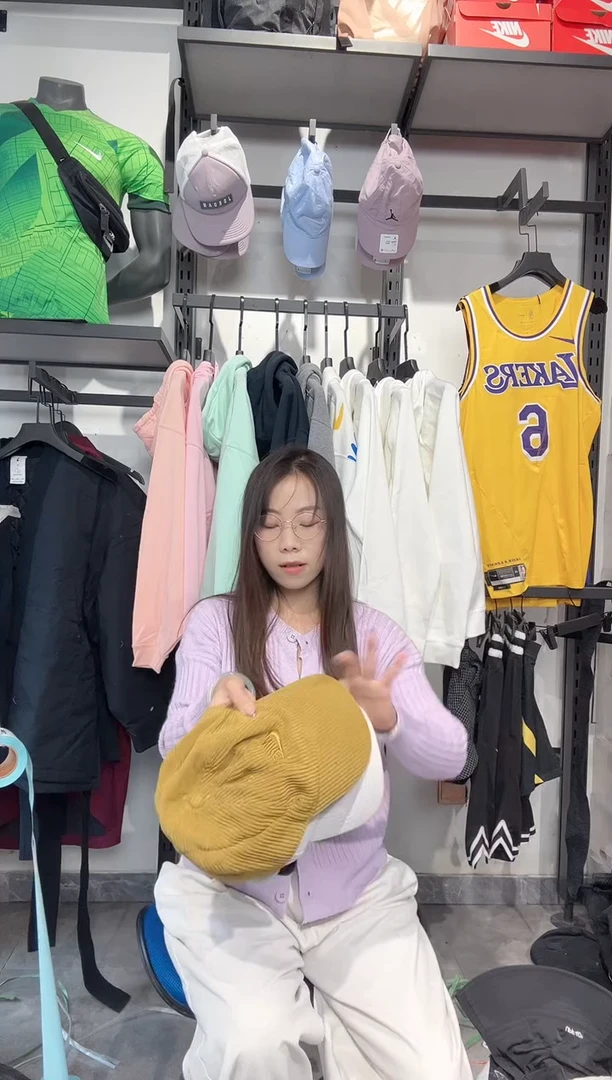 1381   编码 瑕疵款直播间过款为准 尺码 2无售后