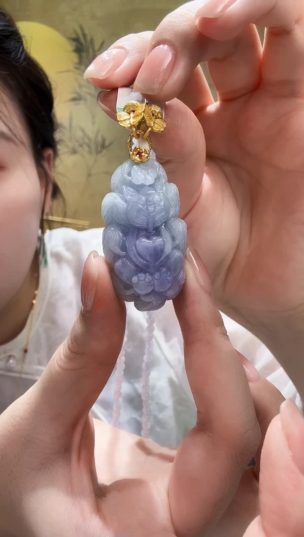 颈饰未镶嵌翡翠吊坠