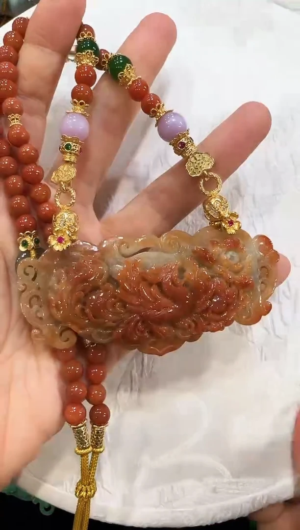 翡翠未镶嵌颈饰国风