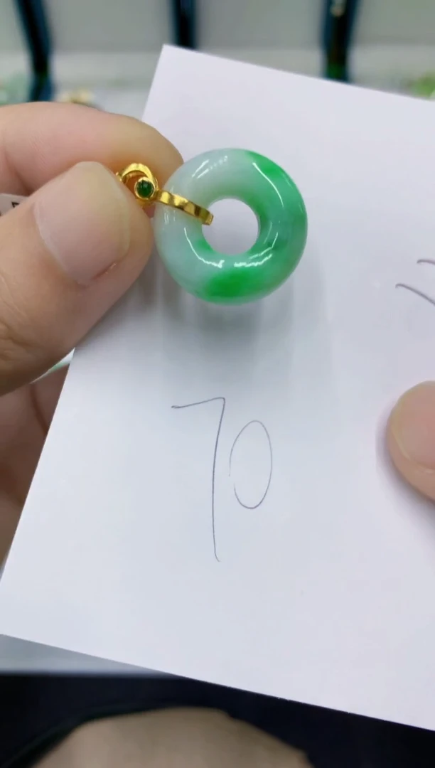颈饰未镶嵌翡翠翡翠