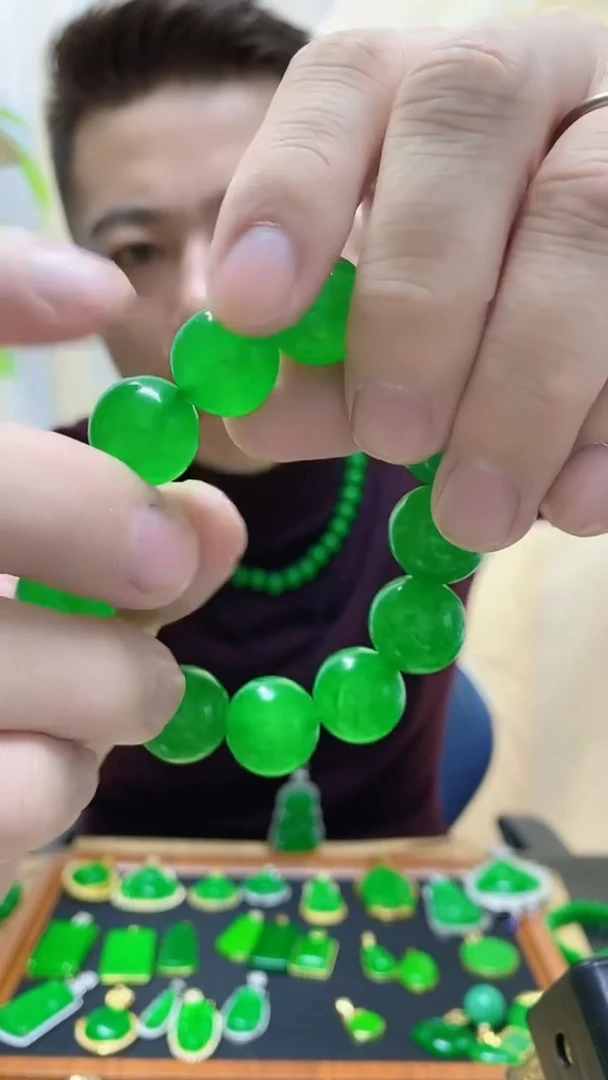 未镶嵌手链翡翠翡翠手链