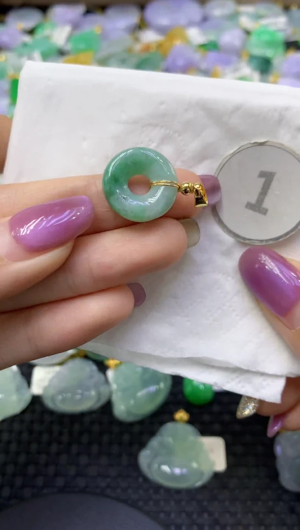 颈饰未镶嵌翡翠天然缅甸翡翠A货