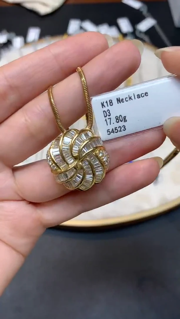 18K金镶嵌吊坠(不含链)天然钻石W172|25000