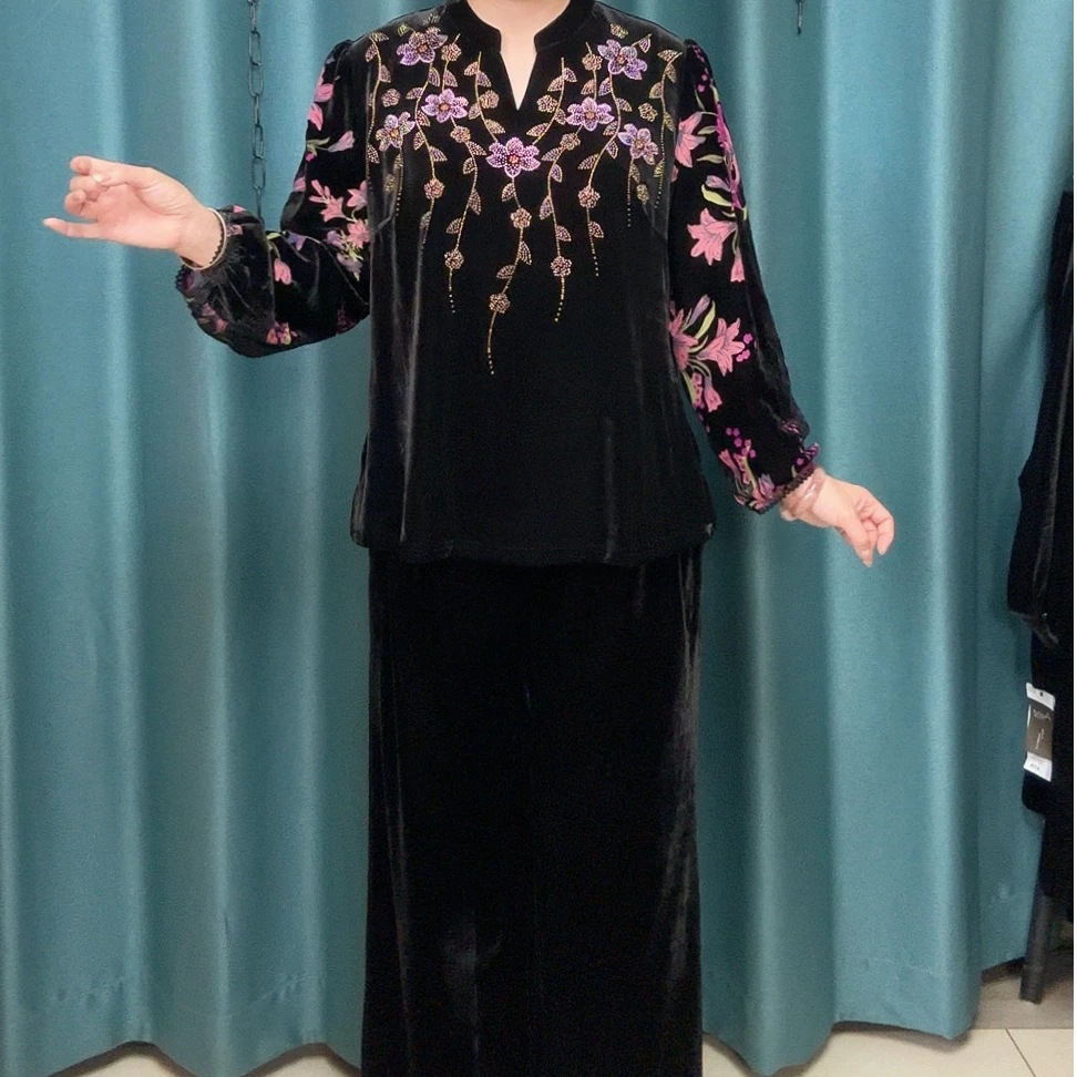 新款V领亮钻年轻妈妈中老年女装套装