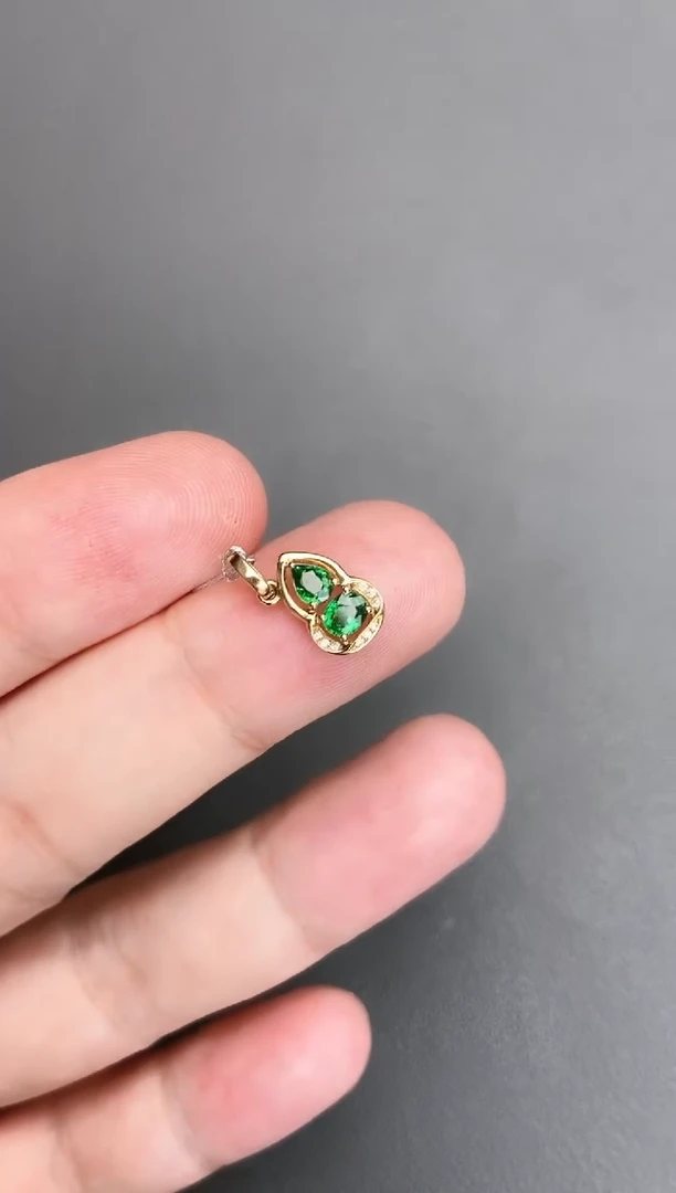 18K金镶嵌吊坠石榴石（沙弗莱）0.5ct以上/双十一清货价/多样性发货