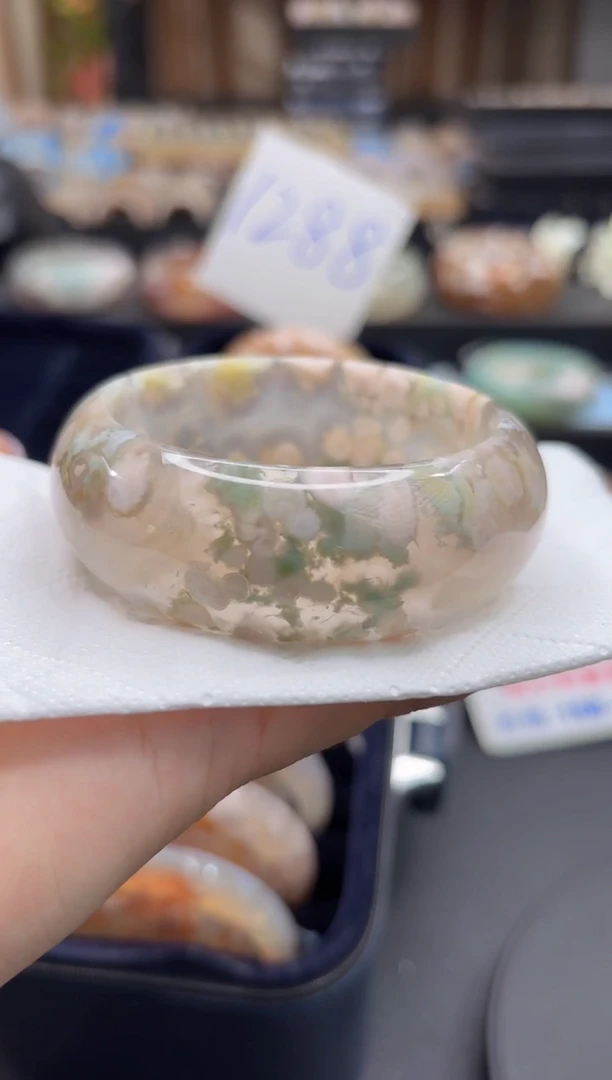 未镶嵌手镯石英质玉C570(57圈)