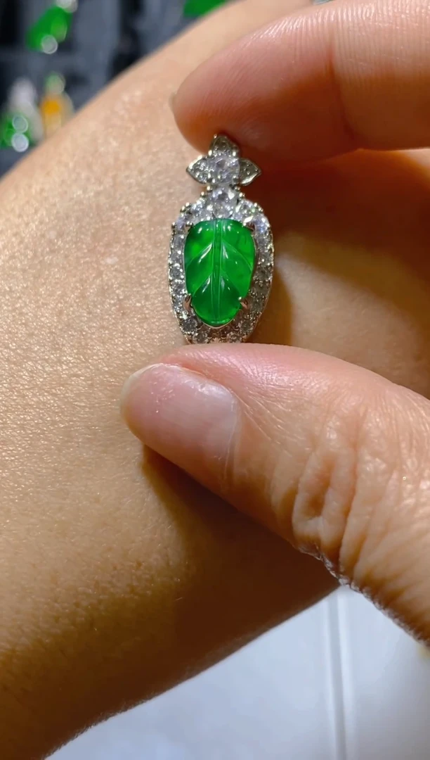 颈饰未镶嵌翡翠天然A货翡翠 假一罚四