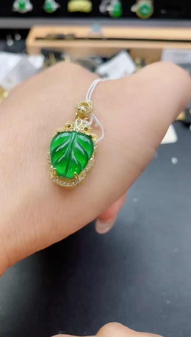 吊坠(赠链)银S925镶嵌翡翠1