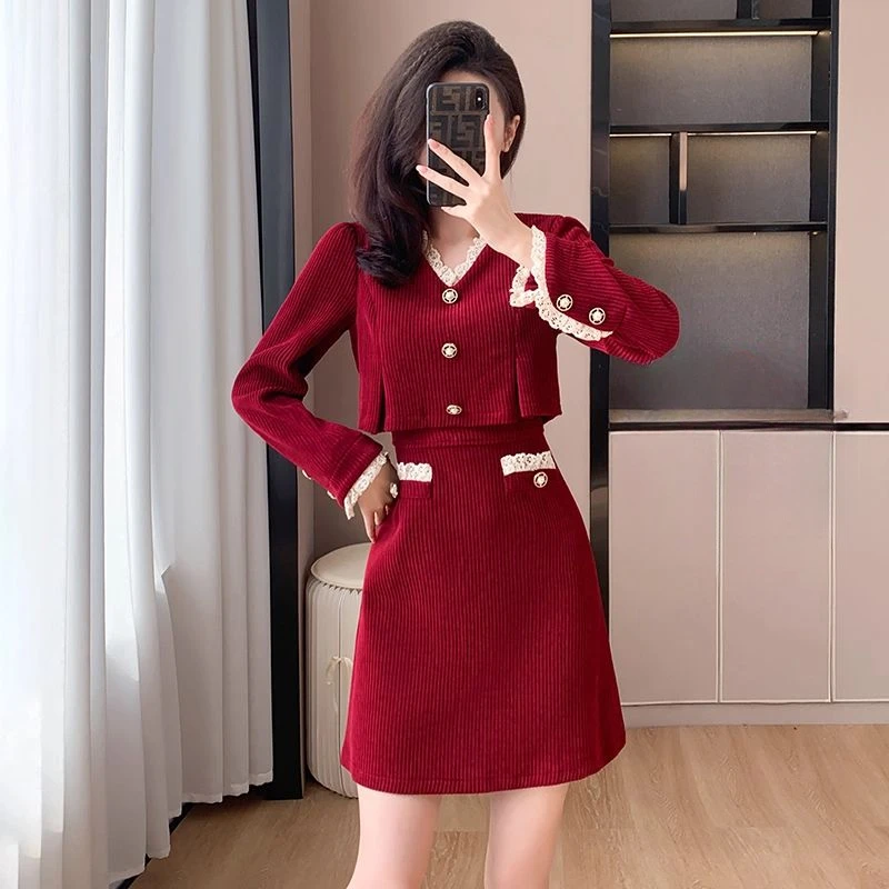赫小本香风洋气少女酒红色小礼服甜美气质灯芯绒长袖假两件连衣裙