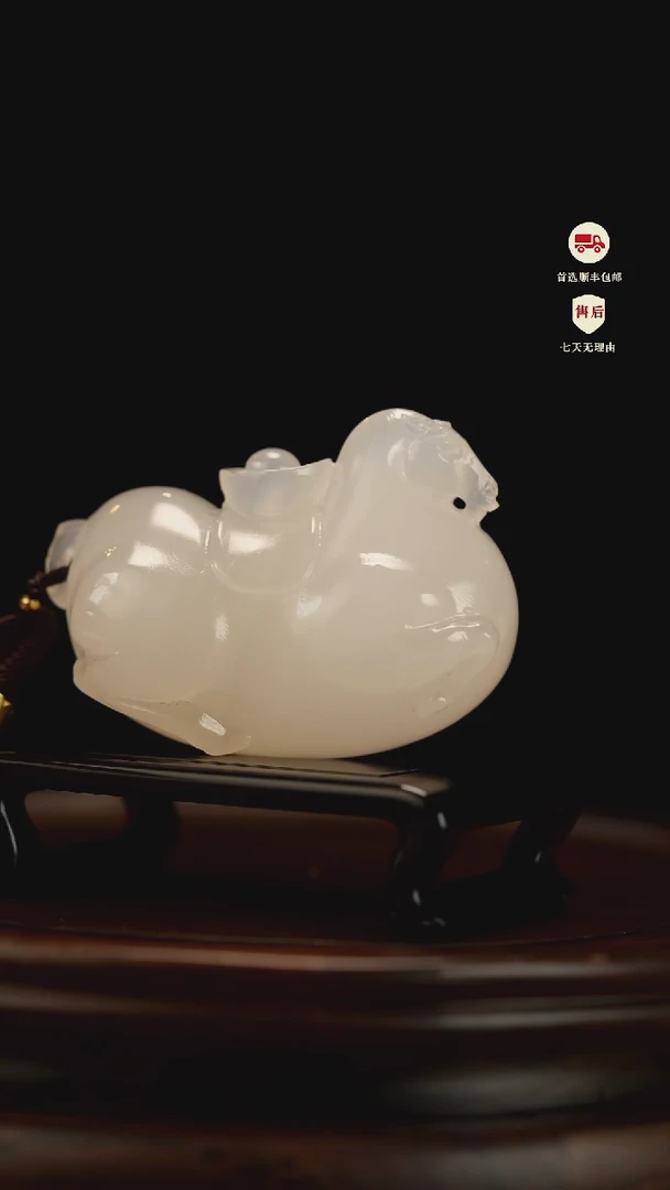 云南石荔枝白雕刻：马上有米手把件摆件