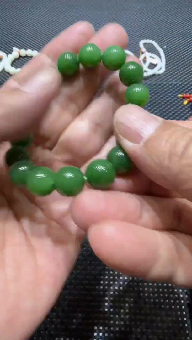 颈饰未镶嵌和田玉手串