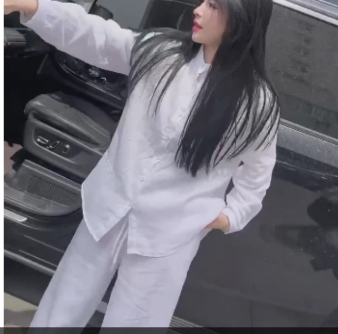 2025夏季时尚潮流百搭精品女装叶IOMK