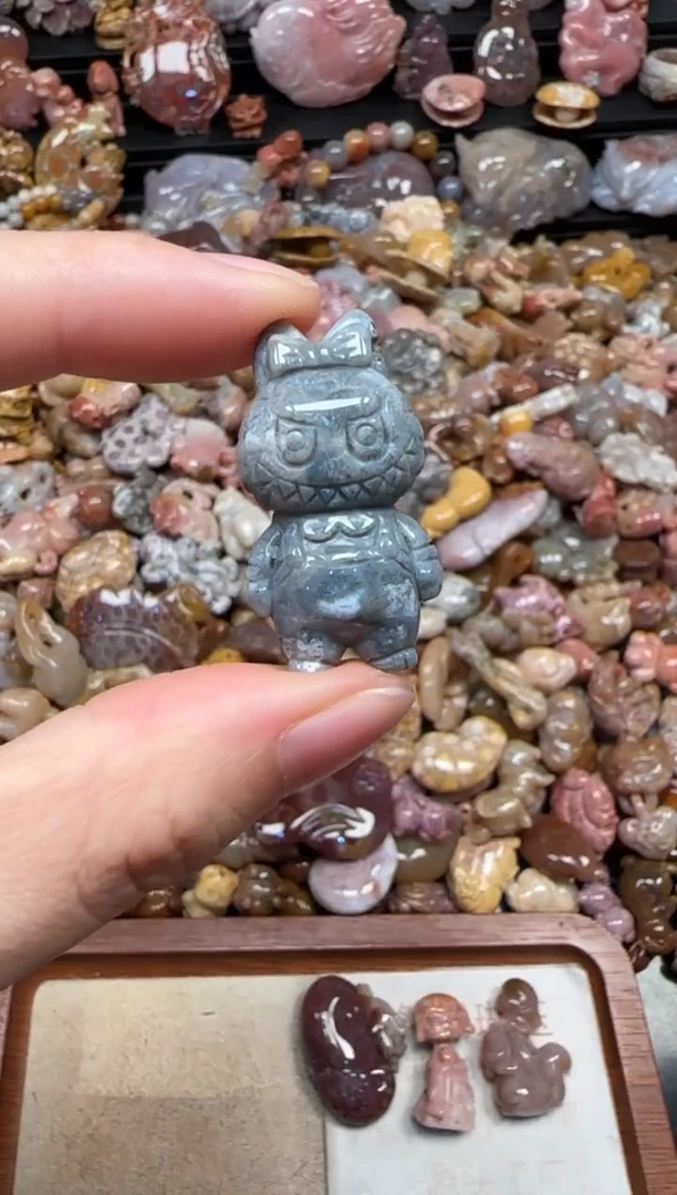 颈饰未镶嵌硅化珊瑚（珊瑚玉）402