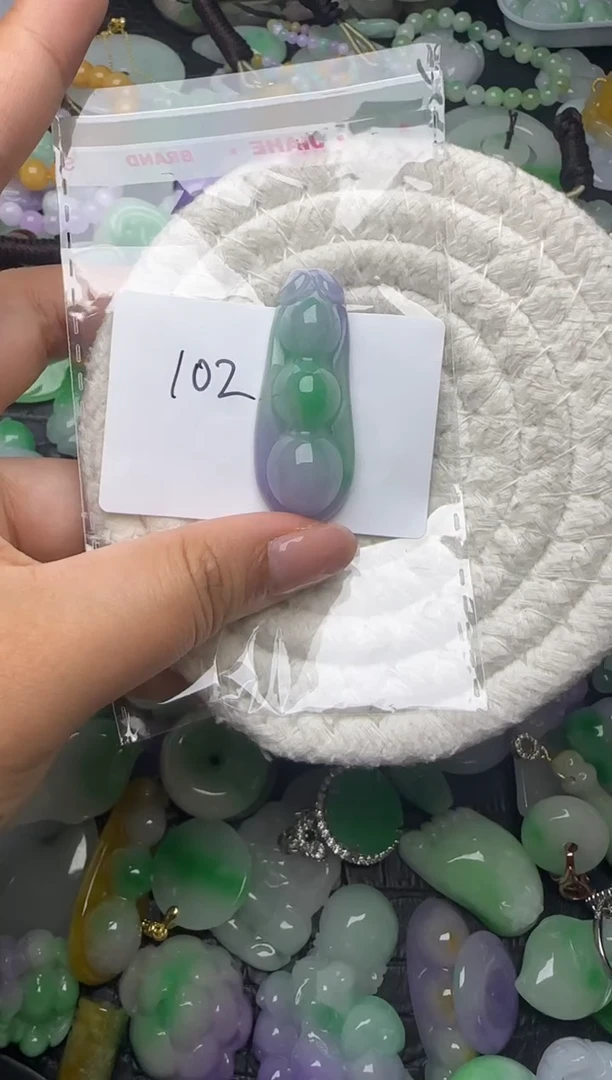 颈饰未镶嵌翡翠缅甸翡翠吊坠